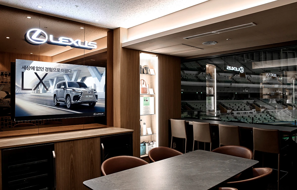 LEXUS × HEROES
