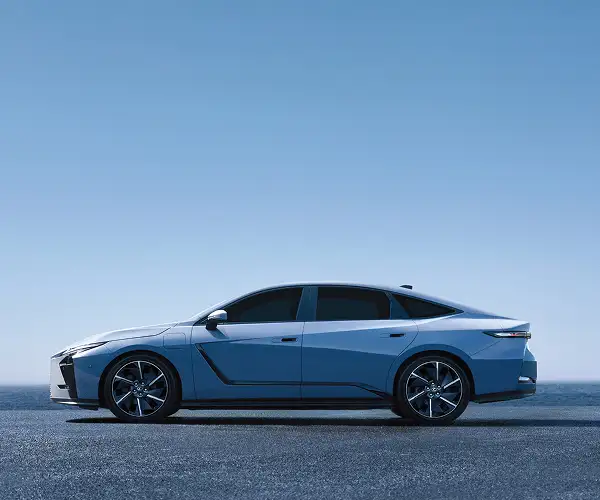 렉서스 All-New ES BEV 주행 이미지