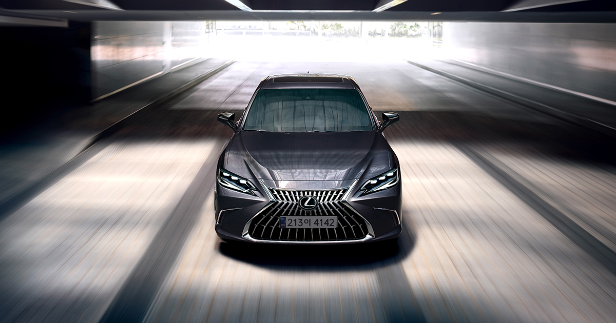 Lexus ES 300h 공식 대표 이미지